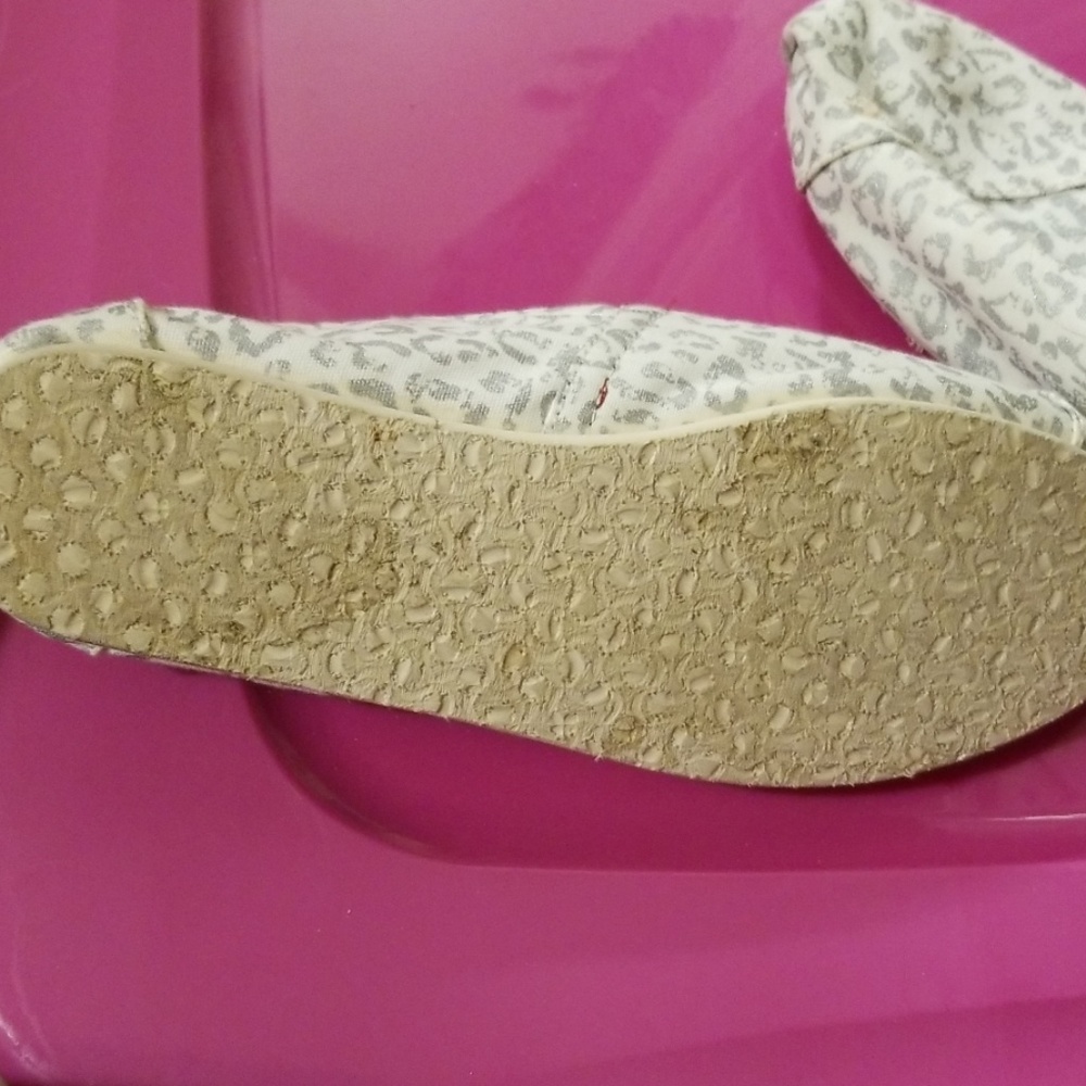 Toms - Picture 4 of 4